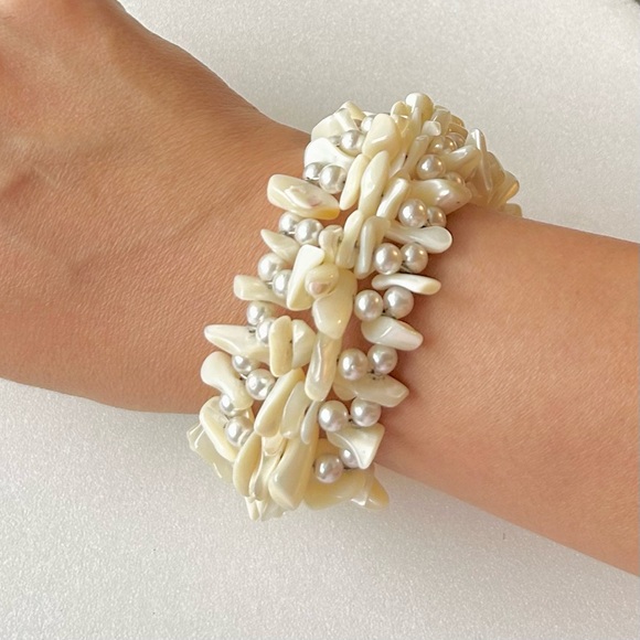 Vintage Glass Pearls and Mother Of Pearl Chips Bangle 8.5โ Flexible 1.25โ Wide - Picture 3 of 8